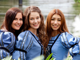 Käthchen von Heilbronn - Käthchenwahl 2018 (Corinna Hotzy, Vanessa Stockbauer, Lea Marino)