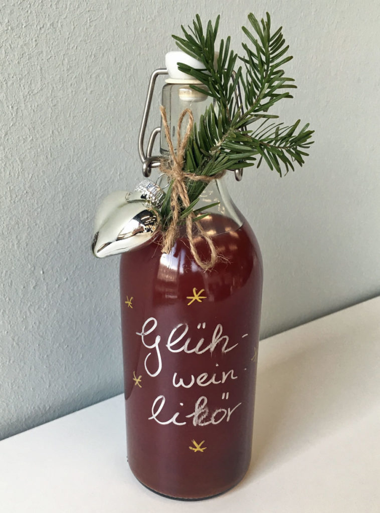 Weihnachtsgeschenke selbstgemacht 2020 - Glühwein-Likör