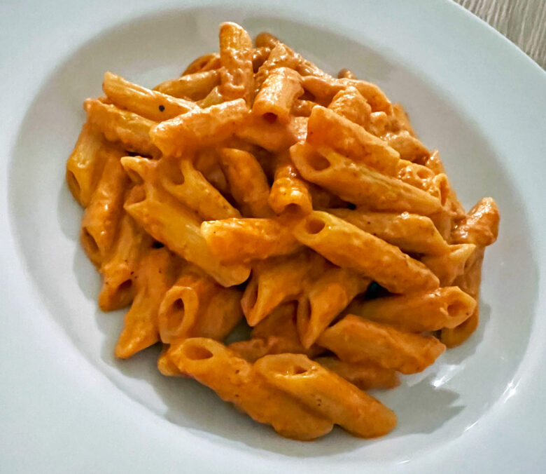 Rezept &amp; Anleitung: Vegetarische Paprika-Pasta für unter 6 Euro