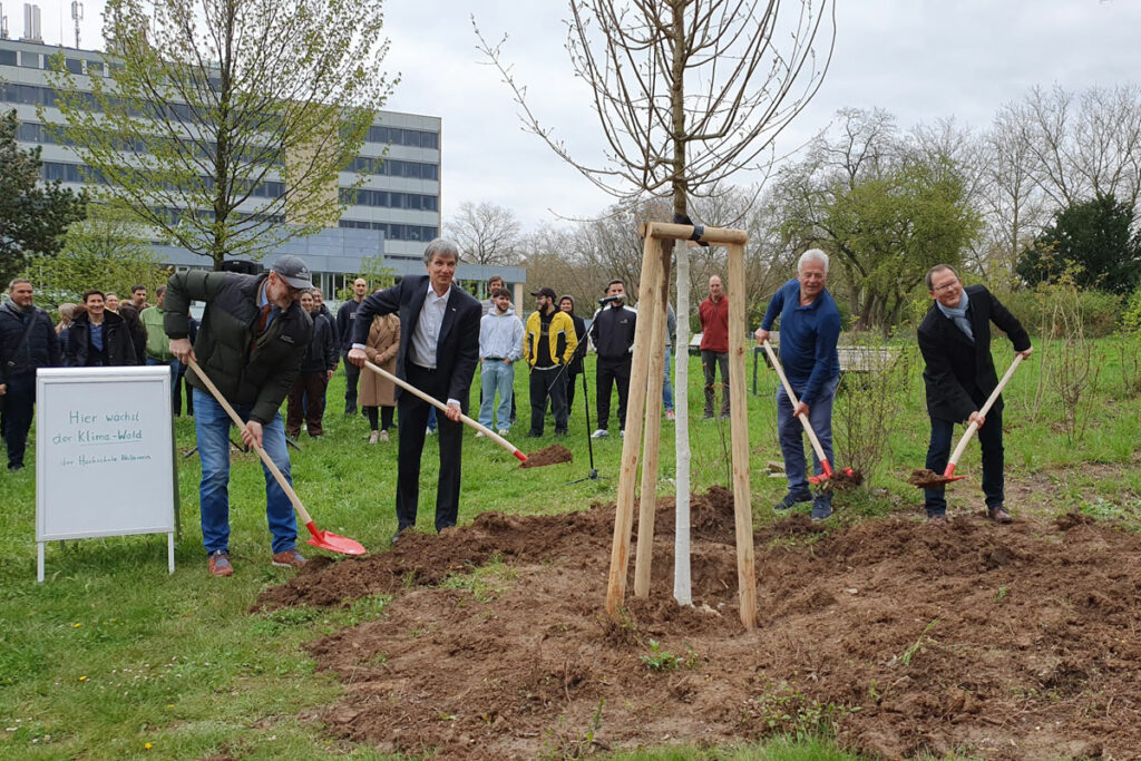 Hochschule Heilbronn: Spatenstich Klimawald (Peter Wohlleben)