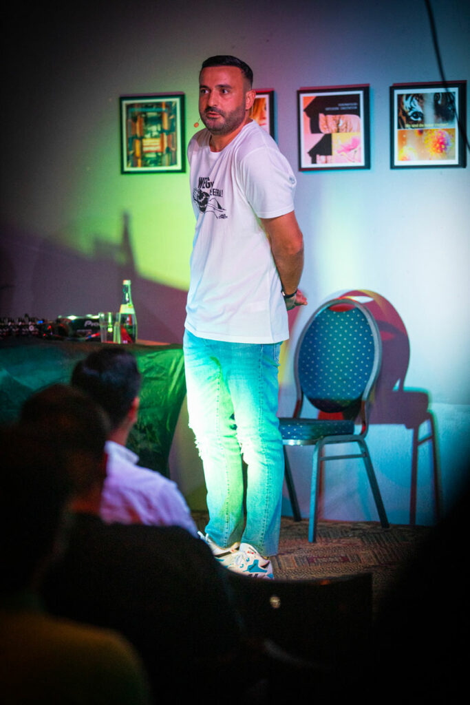 Der Comedian Luan Comedy bei einem Auftritt im k2acht Heilbronn (2)