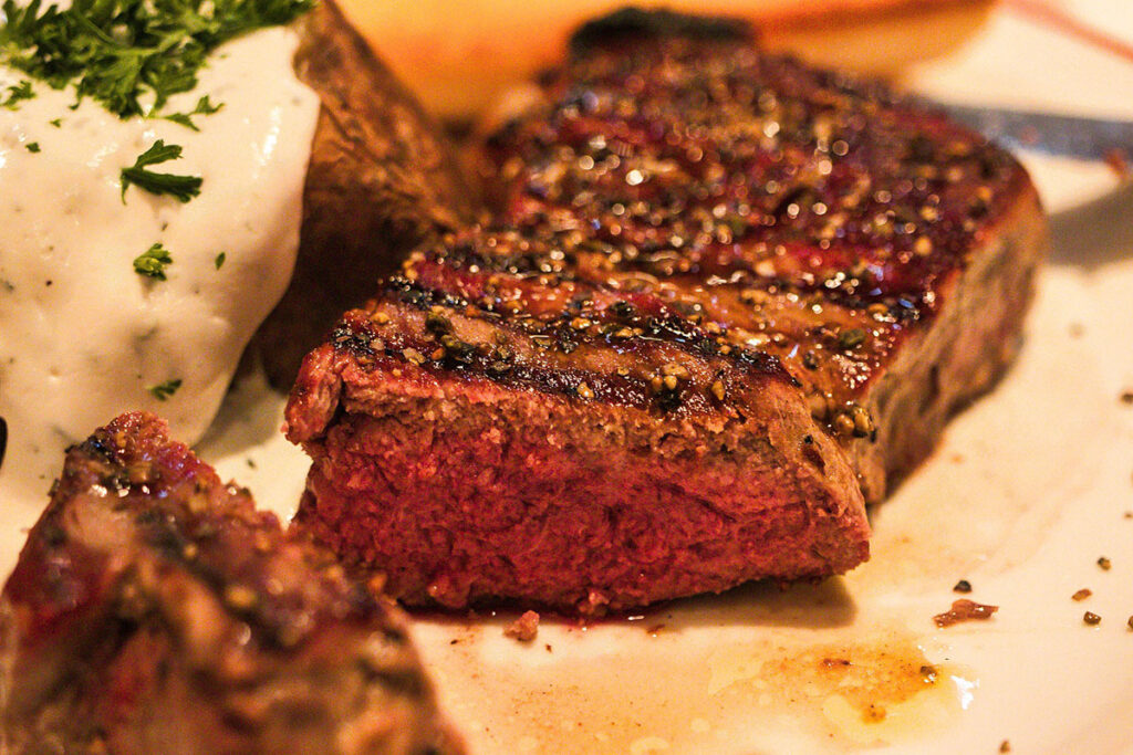 Pfeffersteak aus dem Blackbones Steakhouse