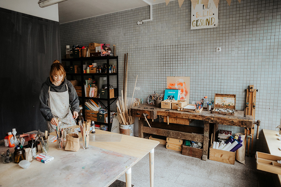 Nina Kratz in der offenen Kunstwerkstatt WERKtag