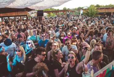 Publikum bei Beach of Love im Hip Island