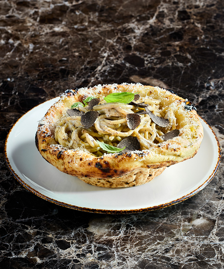 Trüffelpasta in Pizzabowl