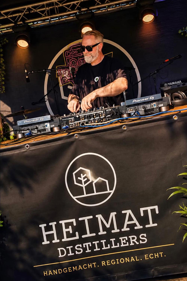 NoKe am DJ-Pult