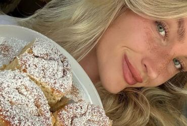 Sophie von SOPHITNESS teilt ihr Rezept für Protein-Zimtschnecken